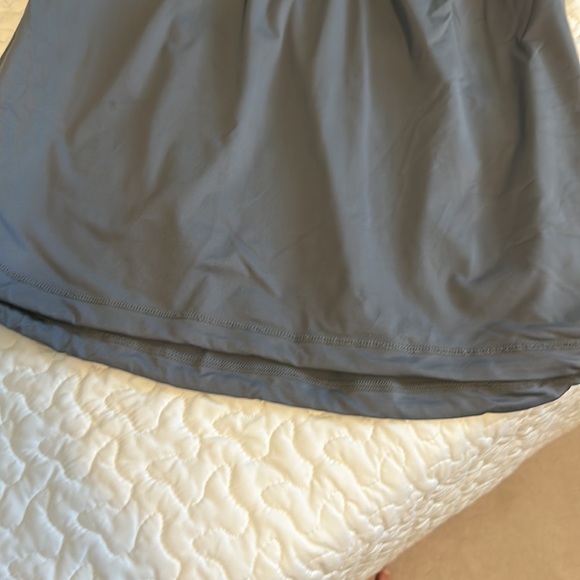 Lululemon tank. - Picture 3 of 7